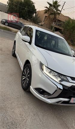 ميتسوبيشي اوتلاندر